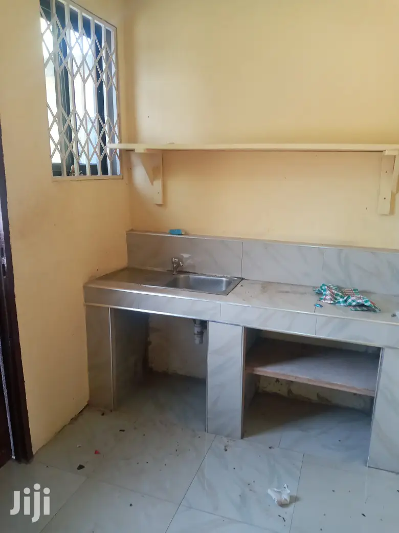 Neat Single Room S/C Apartment Dansoman