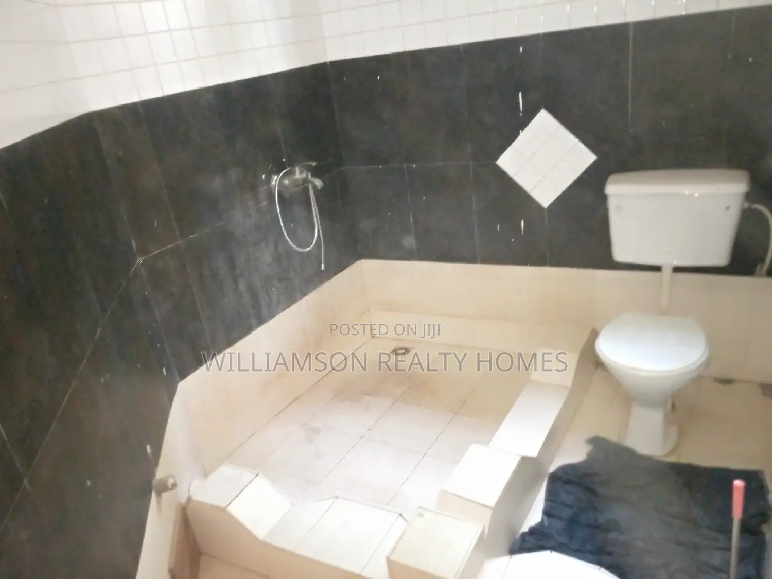 2bdrm Apartment in Hfc Estate, Spintex for rent