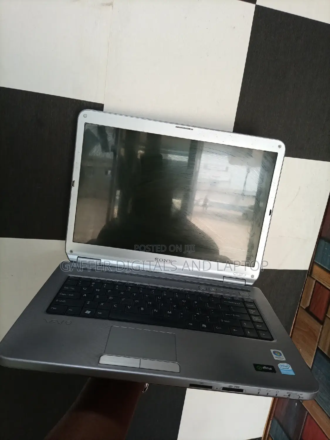 Laptop Sony VAIO Duo 13 SVD1321M2E 2GB Intel Core 2 Duo HDD 160GB