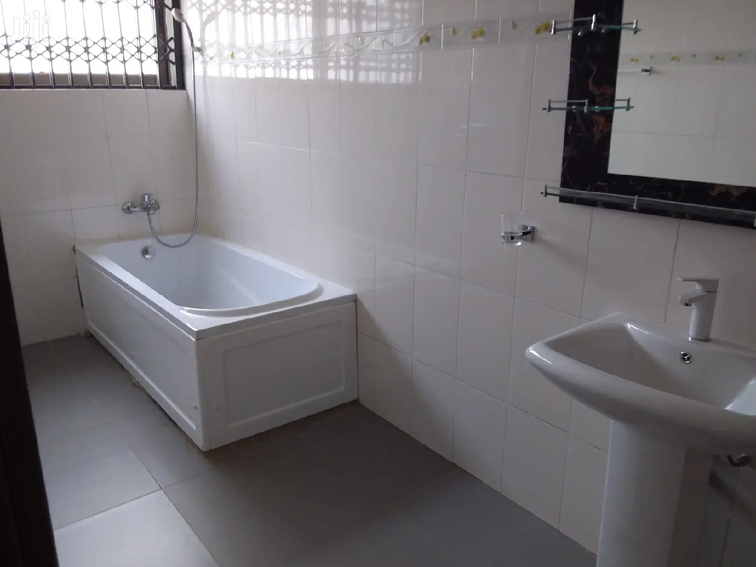 4bdrm House in Bronko Housing, Accra Metropolitan for rent