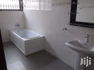 4bdrm House in Bronko Housing, Accra Metropolitan for rent
