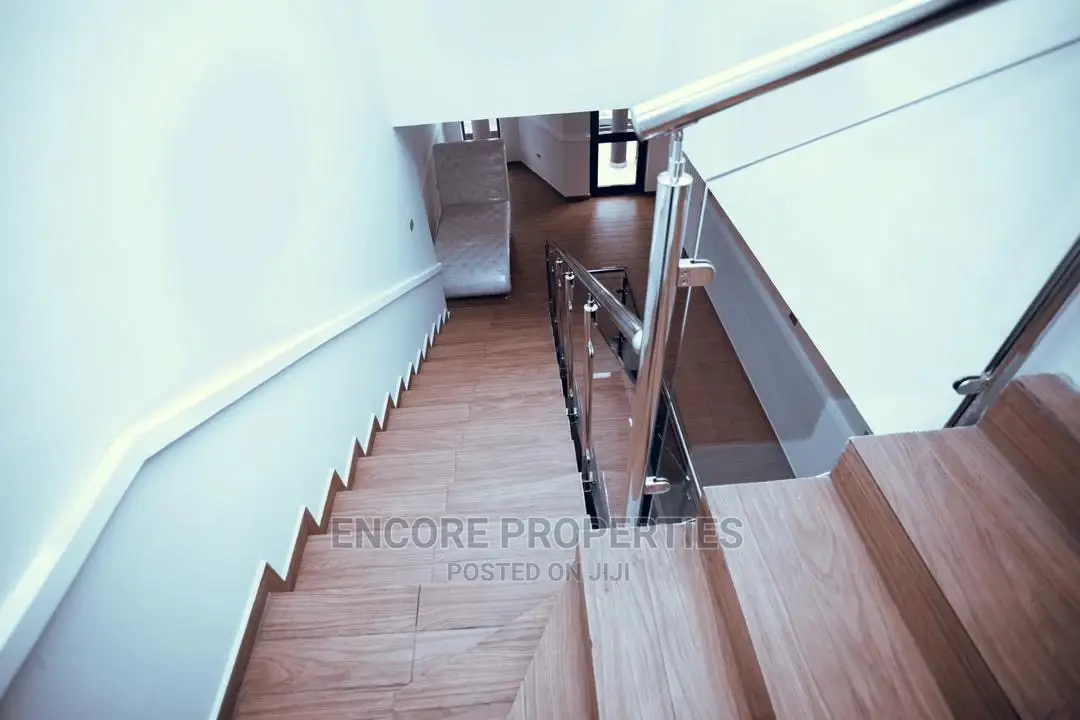 5bdrm House in Sagepropertiesgh, East Legon for sale