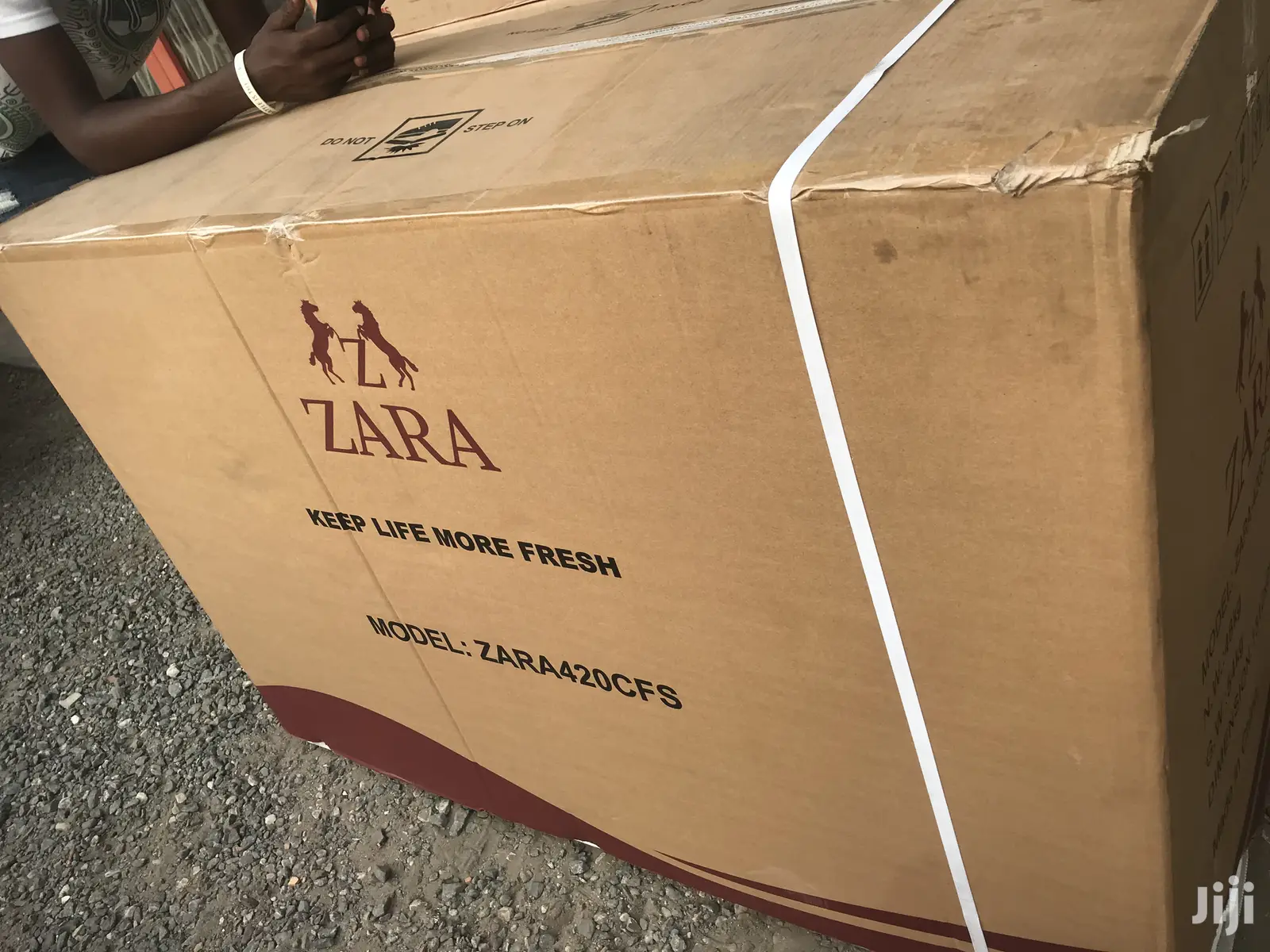 New Defrosting Zara 420 380litre Double Door Chest Freezer