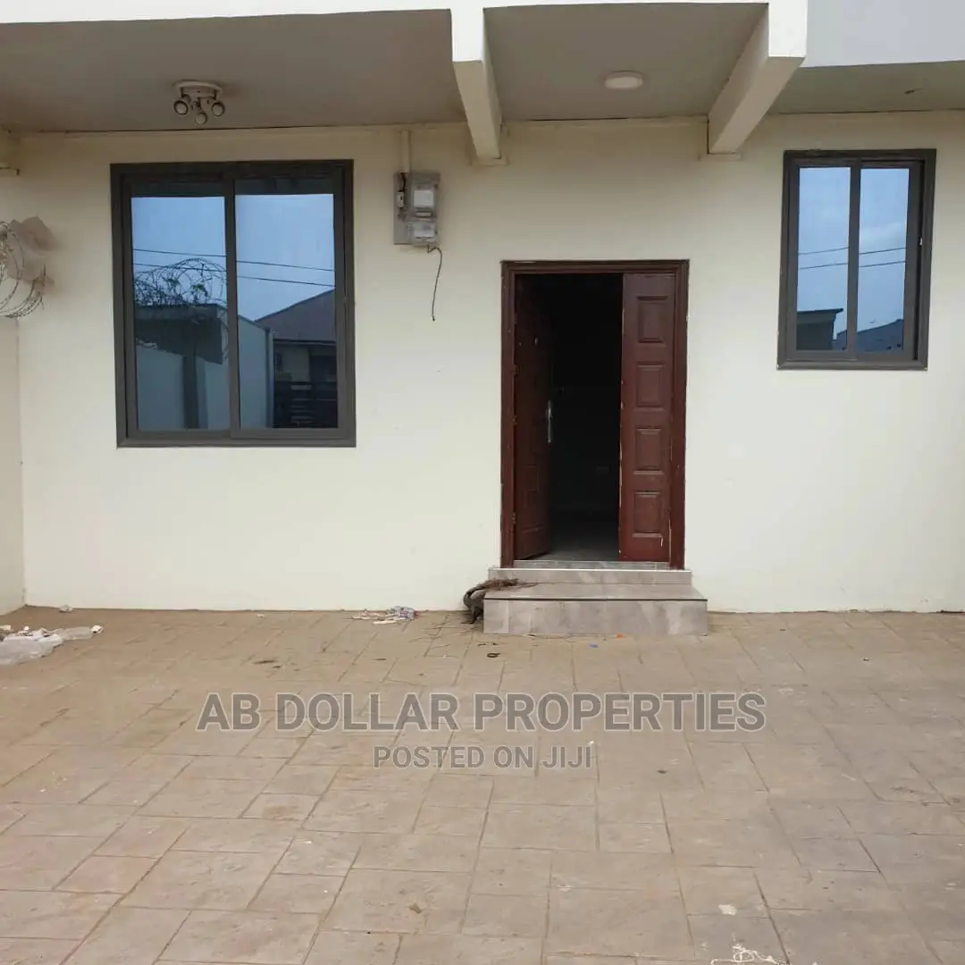 2bdrm House in Cactus, Tema Metropolitan for rent