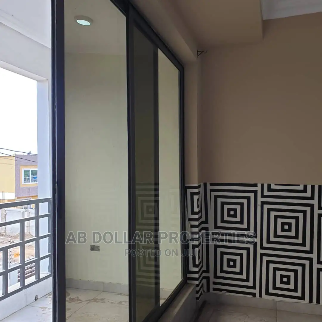 2bdrm House in Cactus, Tema Metropolitan for rent
