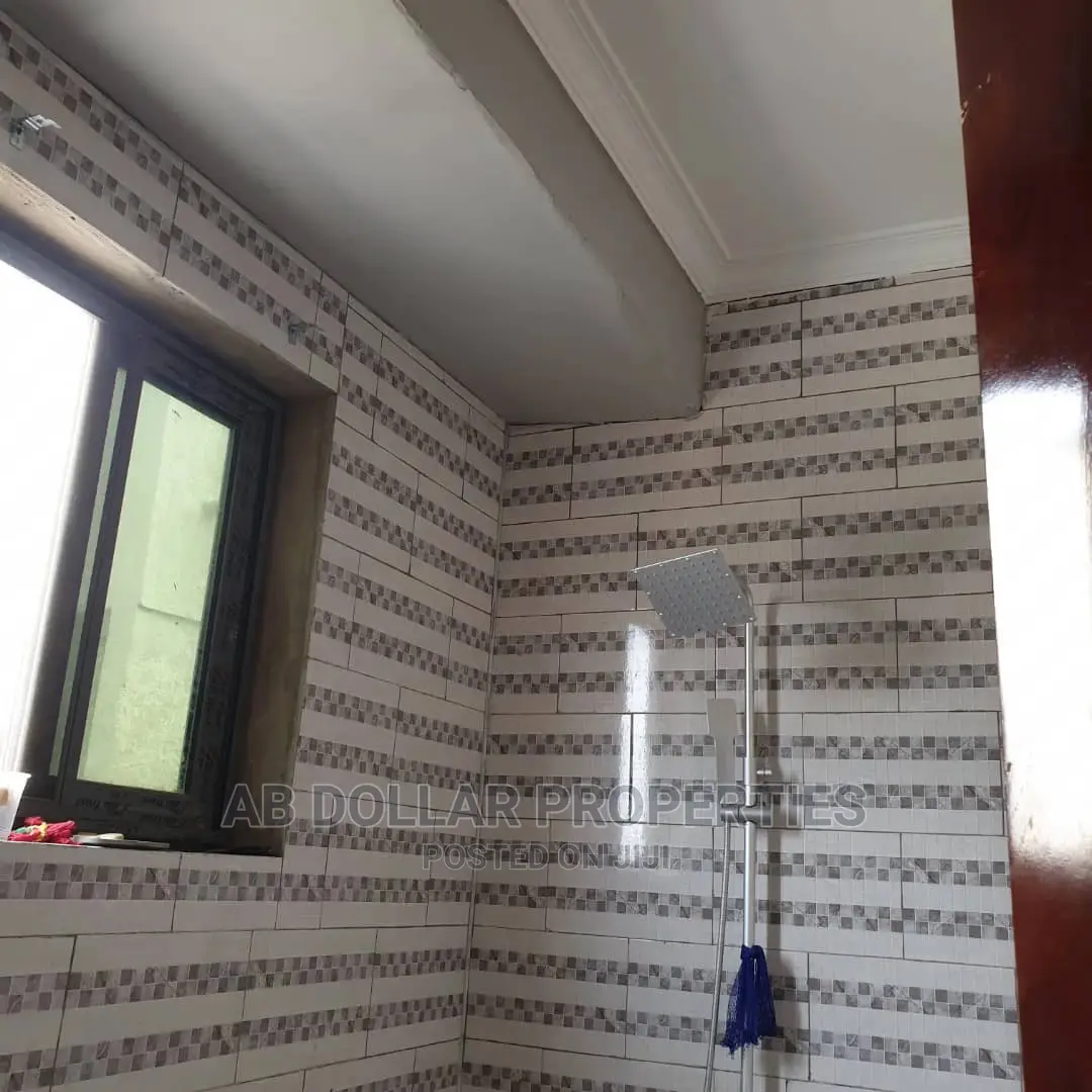 2bdrm House in Cactus, Tema Metropolitan for rent