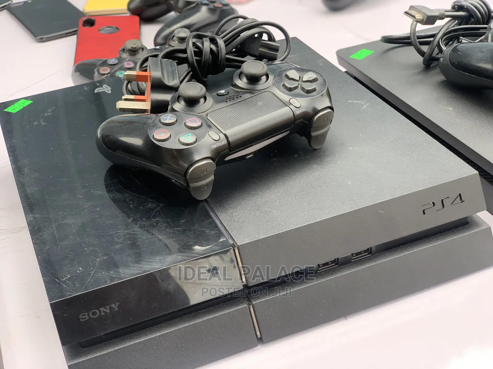 Playstation 4 Slim and Standard