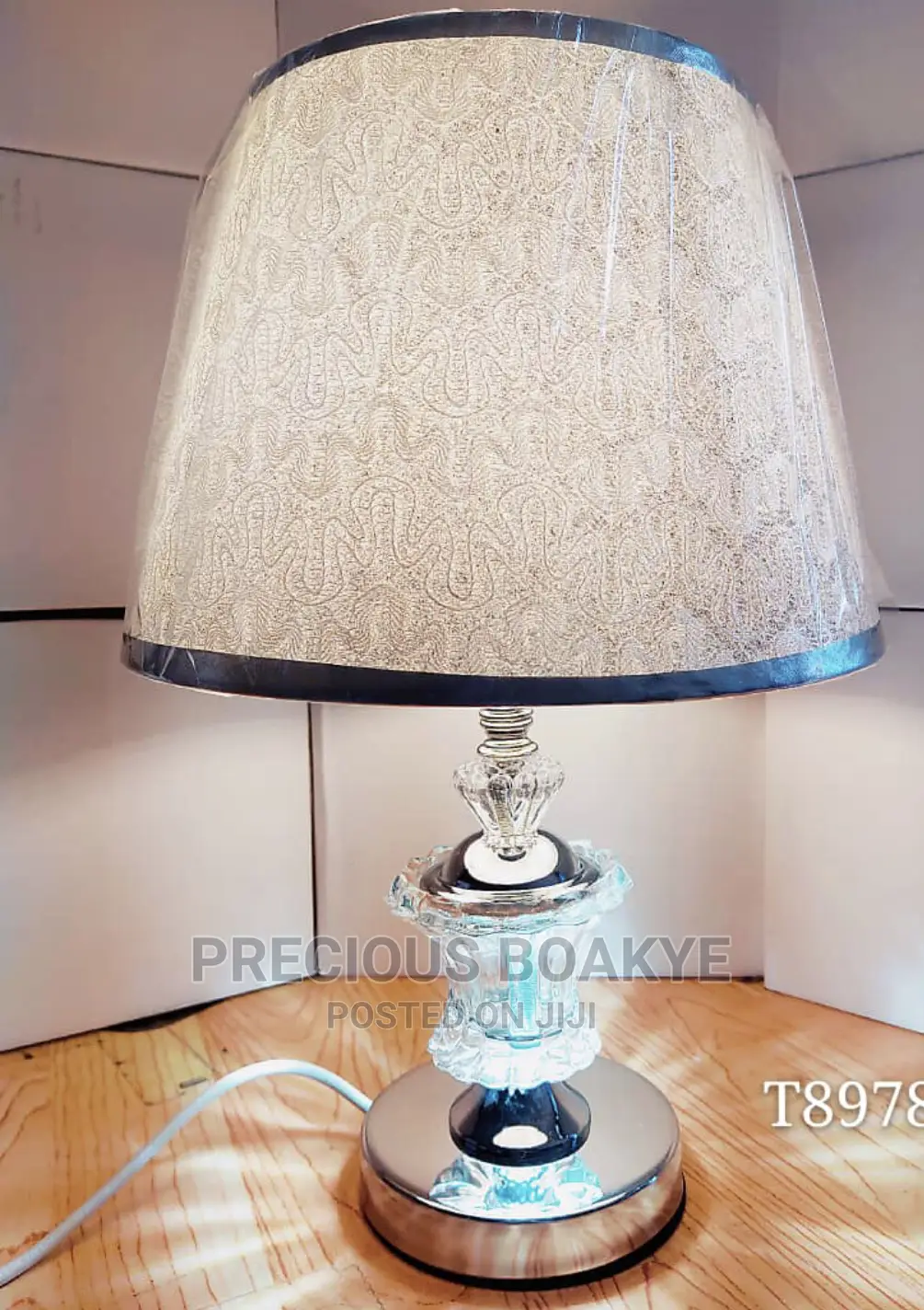 Elegant Table Lamp