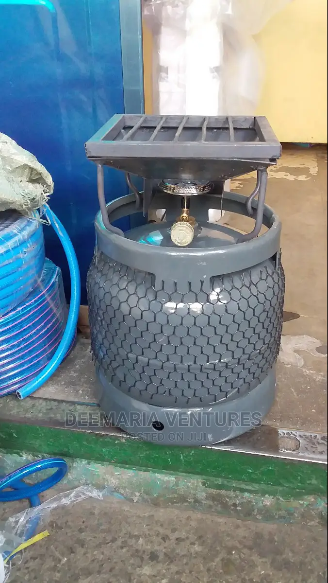 Brand New 6kg Gas Cylinder With Coalpot and Grill Clamp