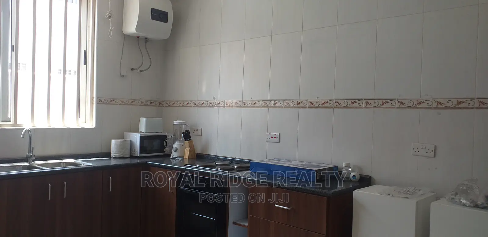Furnished 3bdrm Block of Flats in Airport, Accra Metropolitan for rent