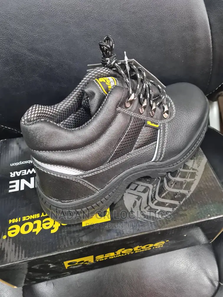 Safety Boot (Satetoe)