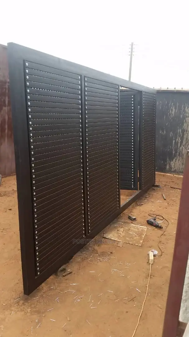 16 Feet×7 Ft Push/Sliding Gates With 4feet Side Gate.