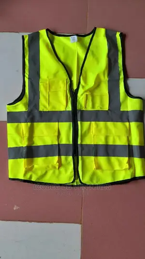 Hi-Vis/Reflective Vest With Pockets