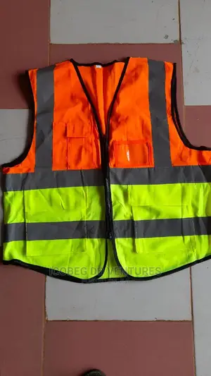 Hi-Vis/Reflective Vest With Pockets