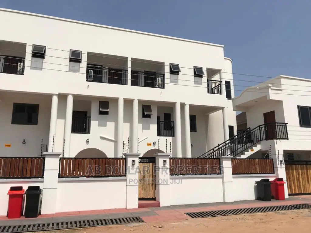 Furnished 2bdrm House in Baatsona Total for rent
