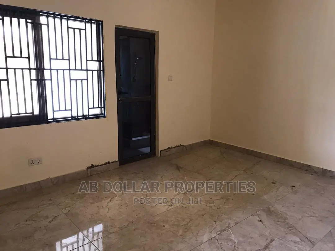 Furnished 3bdrm Block of Flats in Baatsona Total for rent