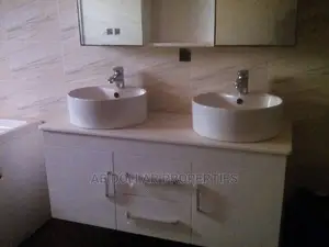6 Bedroom House Ensuite
