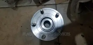 Photo - Ford Expedition 1997-2000 Free Wheel Hub Pair Available