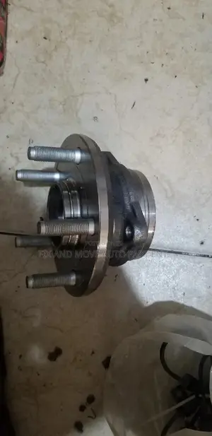 Ford Expedition 1997-2000 Free Wheel Hub Pair Available
