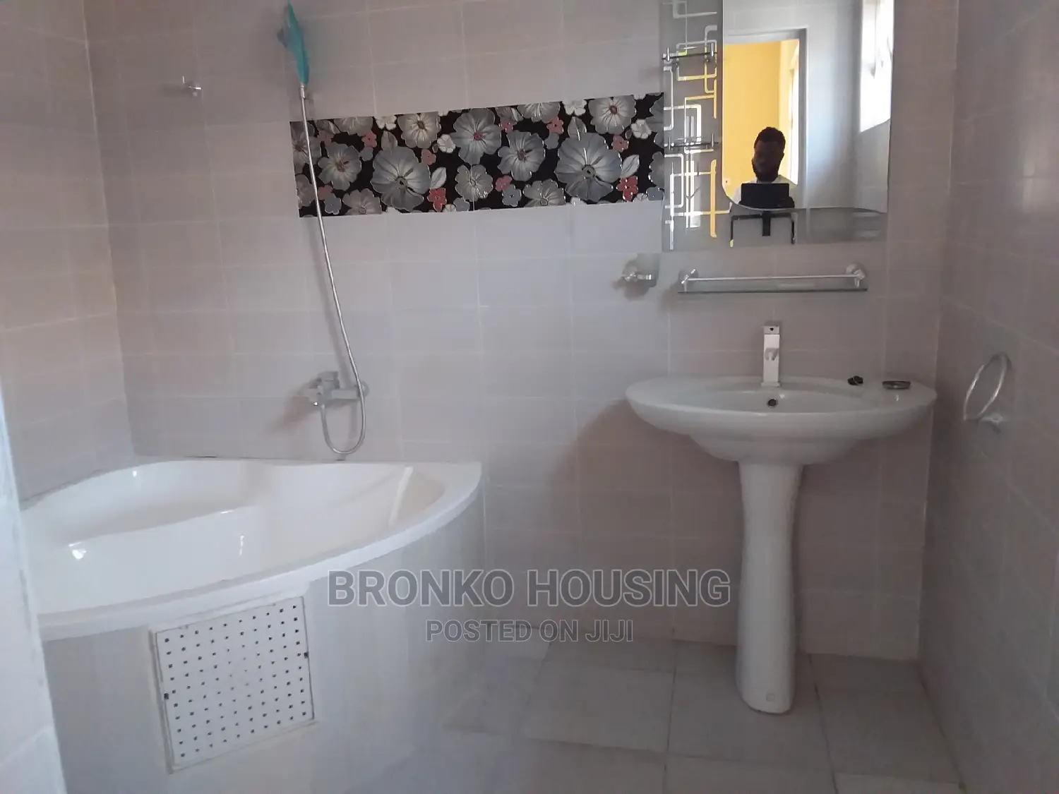 3bdrm House in Bronko Housing, Accra Metropolitan for rent