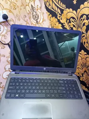 Laptop HP 215 G1 4GB Intel Celeron HDD 256GB
