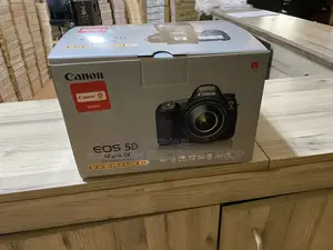 30.4MP Full-Frame CMOS Sensor Canon 5D Mark IV