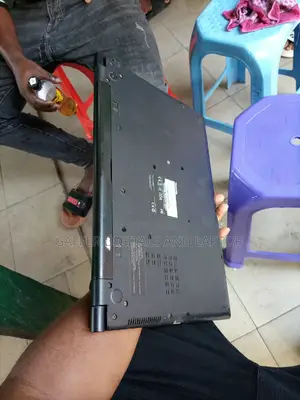 New Laptop Toshiba Satellite L750D 4GB Intel Core 2 Duo HDD 512GB