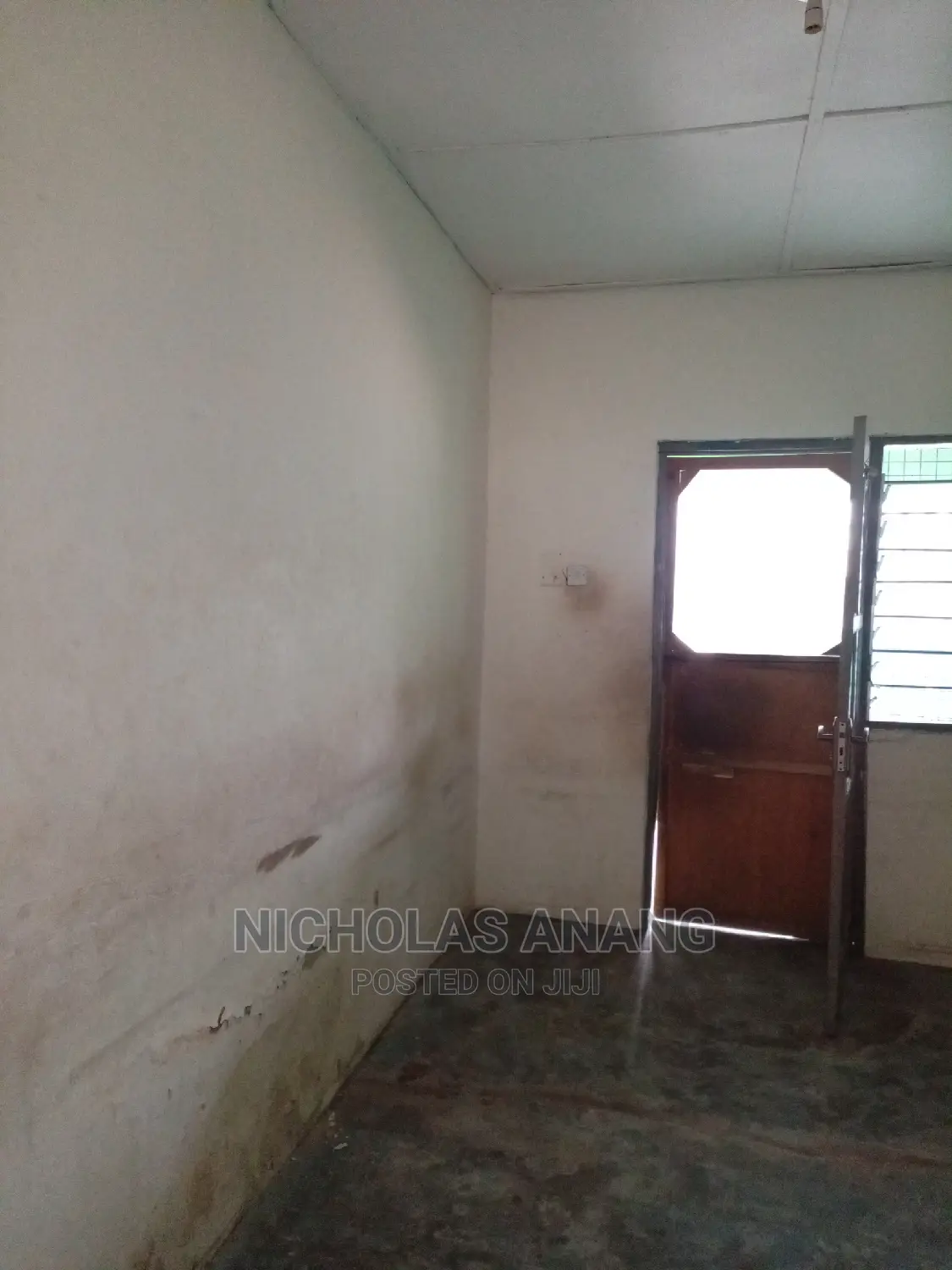 1bdrm House in New Town for rent