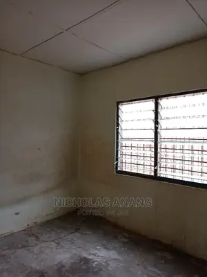 1bdrm House in New Town for rent