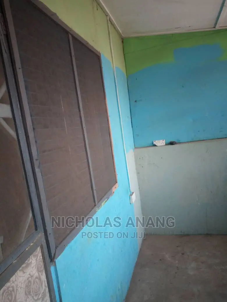 1bdrm House in New Town for rent