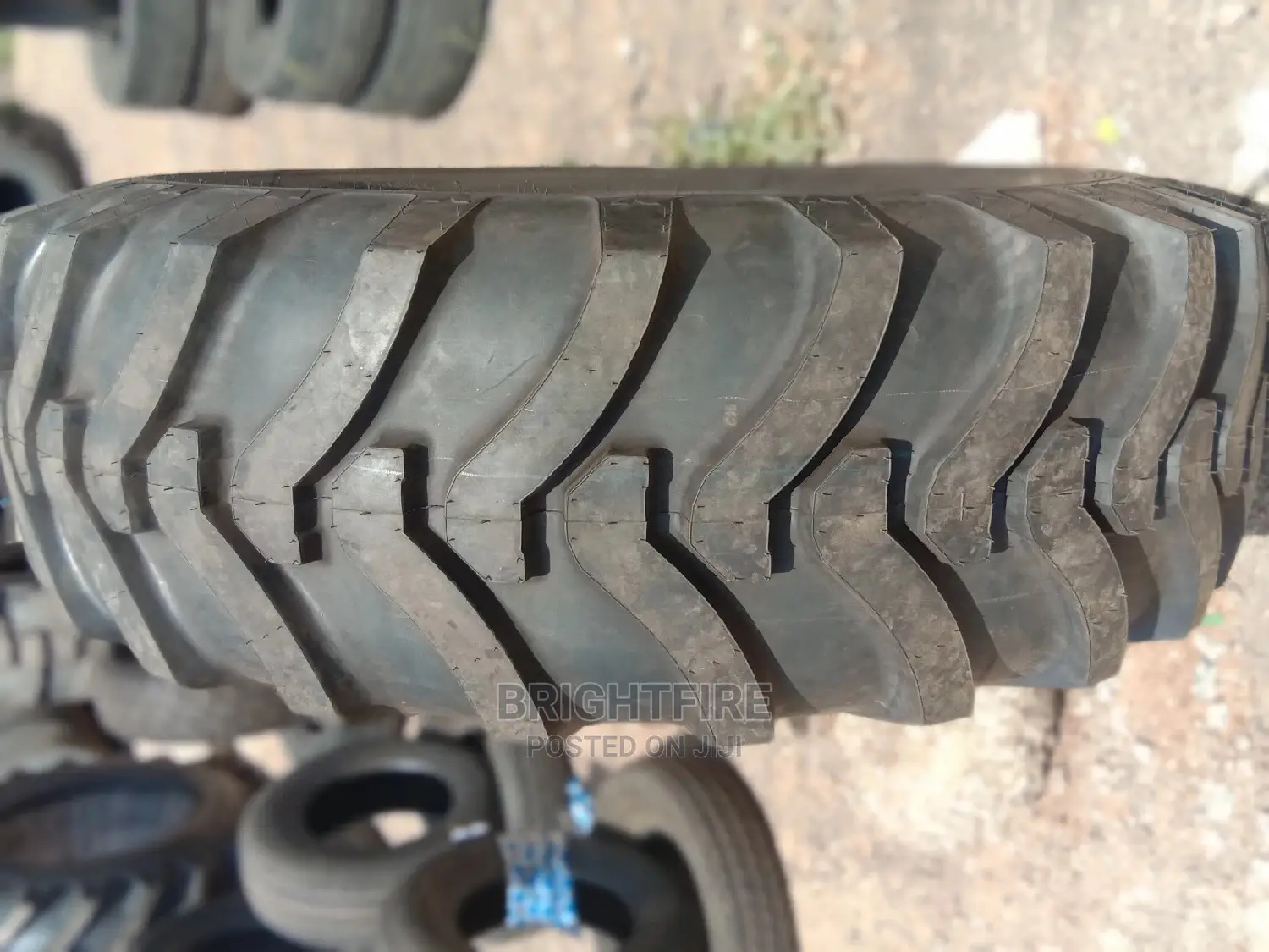 Tractor Tires and Heavy Duty Car Tires