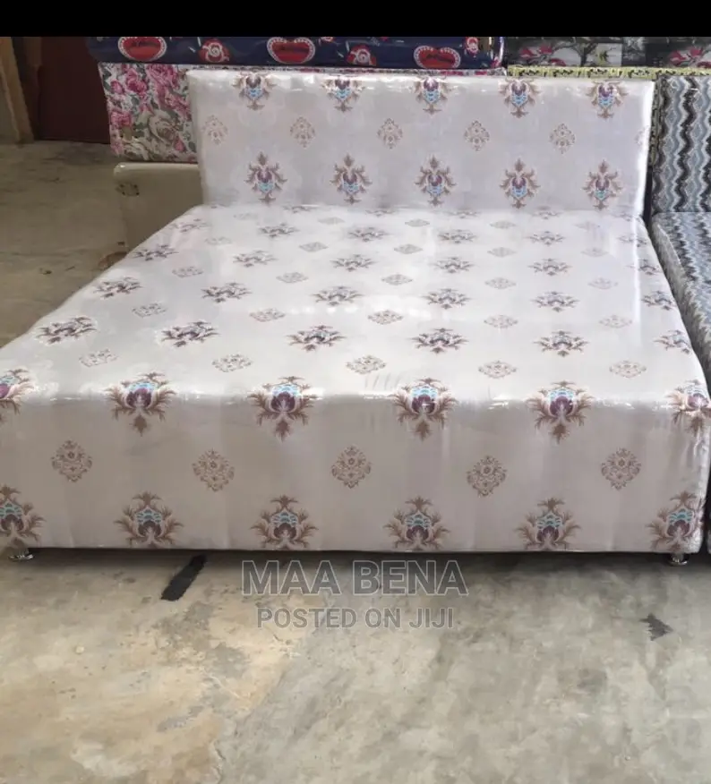 Complete Queen Beds With Free Pillow