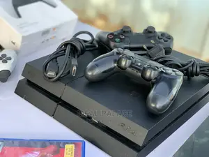 Playstation 4 Standard With Games