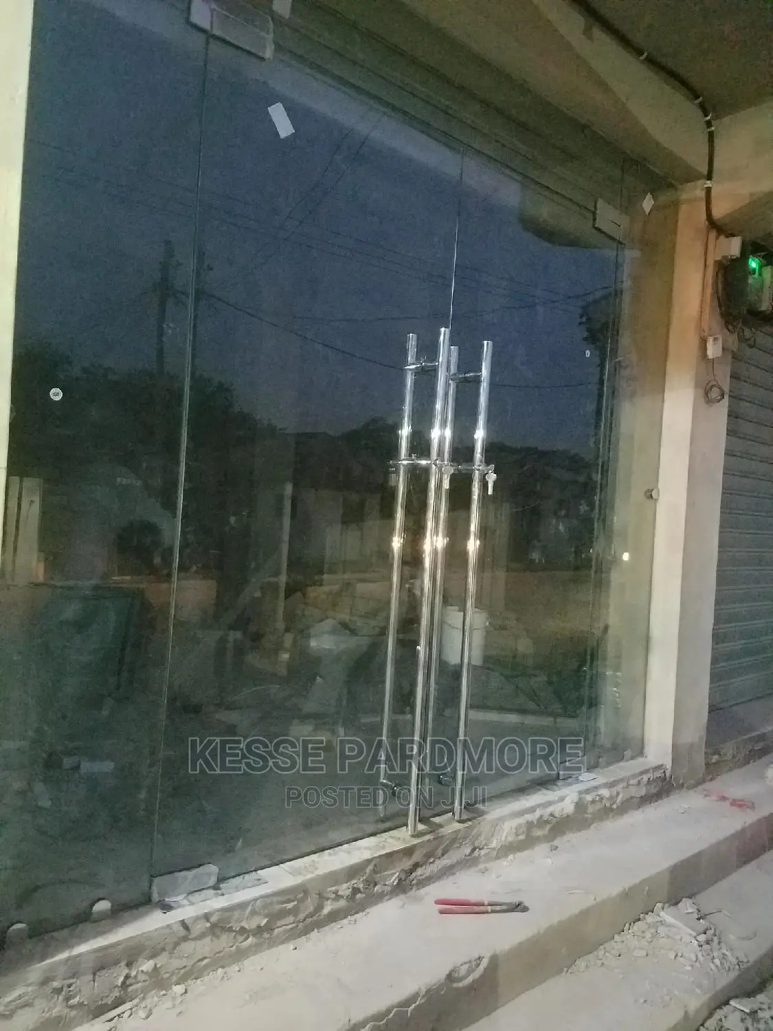 Glass Double Door With Frameless