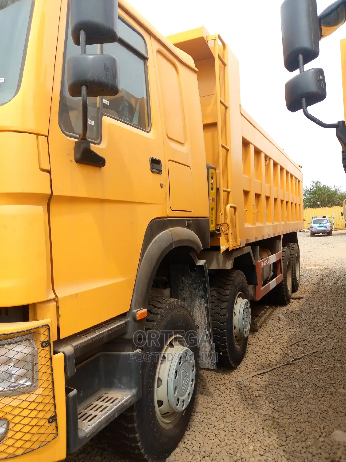 New 12 Wheeler Howo Sinotruks for Sale