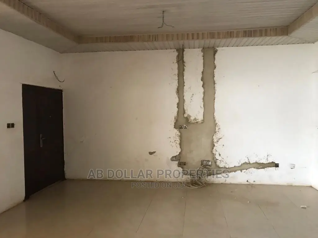 5 Bedroom House for Sale