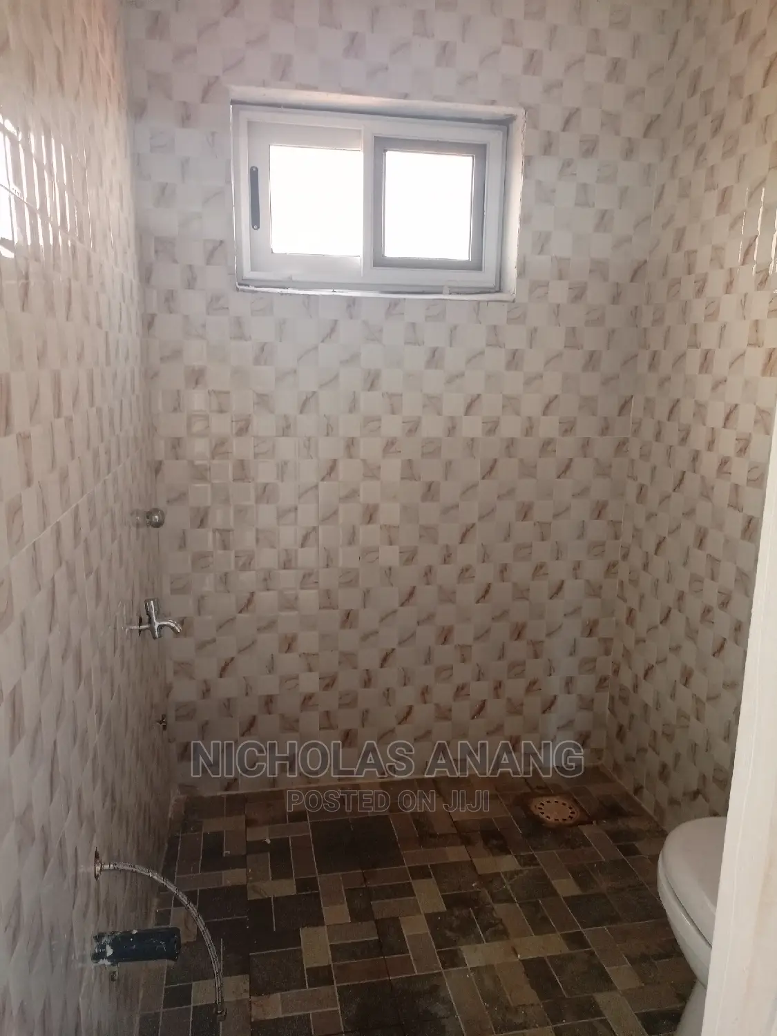 1bdrm House in New Town for rent