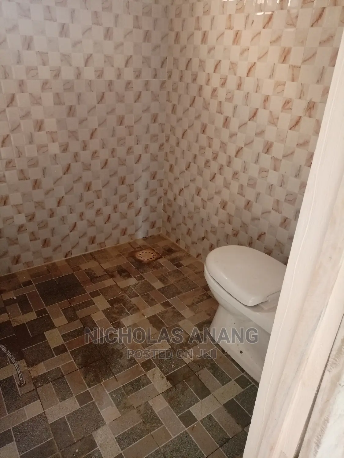 1bdrm House in New Town for rent