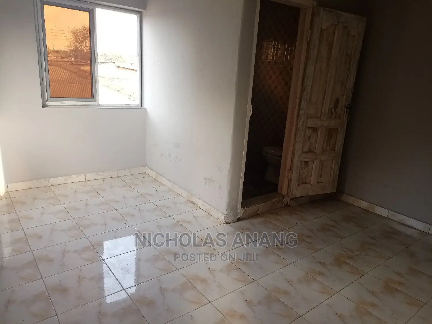 1bdrm House in New Town for rent