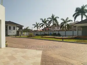 3bdrm Townhouse / Terrace in Community 25 Hfc, Tema Metropolitan