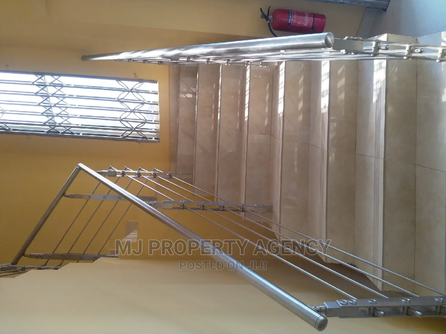 3bdrm Townhouse / Terrace in Community 25 Hfc, Tema Metropolitan