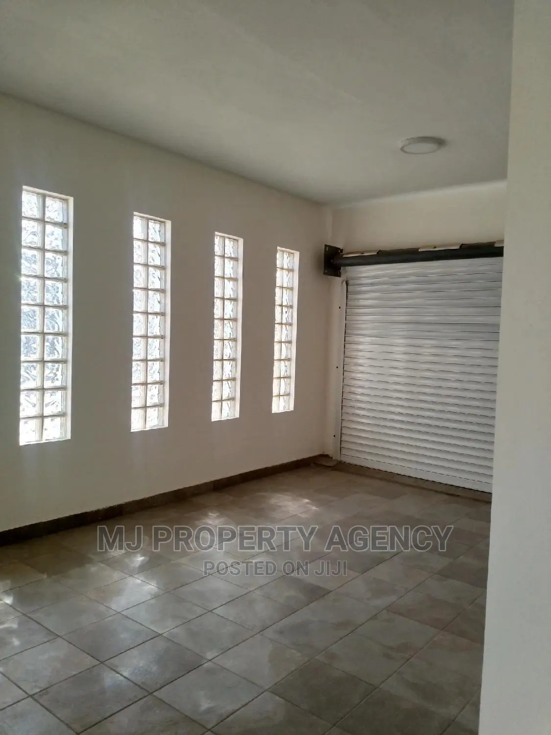 3bdrm Townhouse / Terrace in Community 25 Hfc, Tema Metropolitan