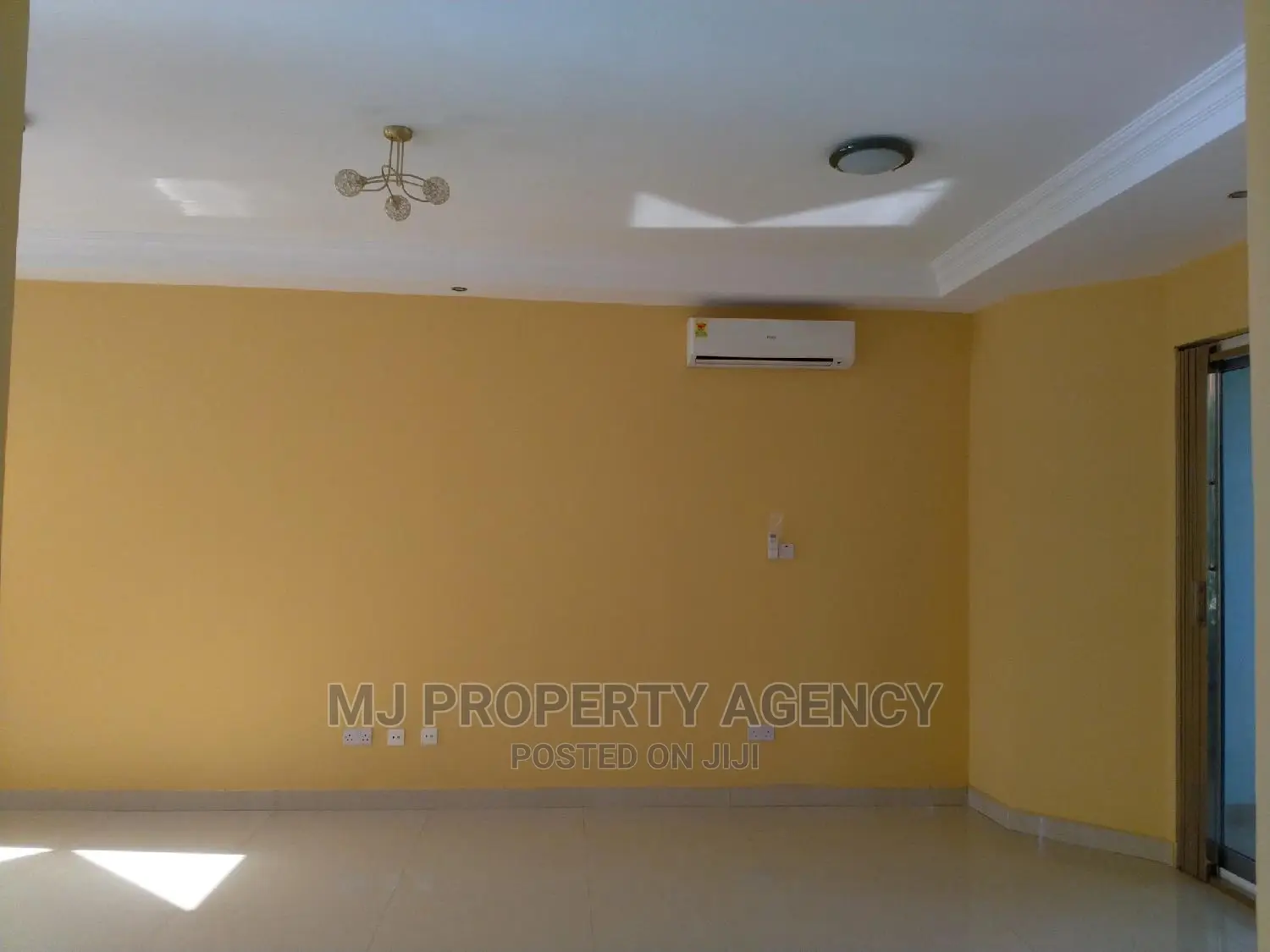 3bdrm Townhouse / Terrace in Community 25 Hfc, Tema Metropolitan