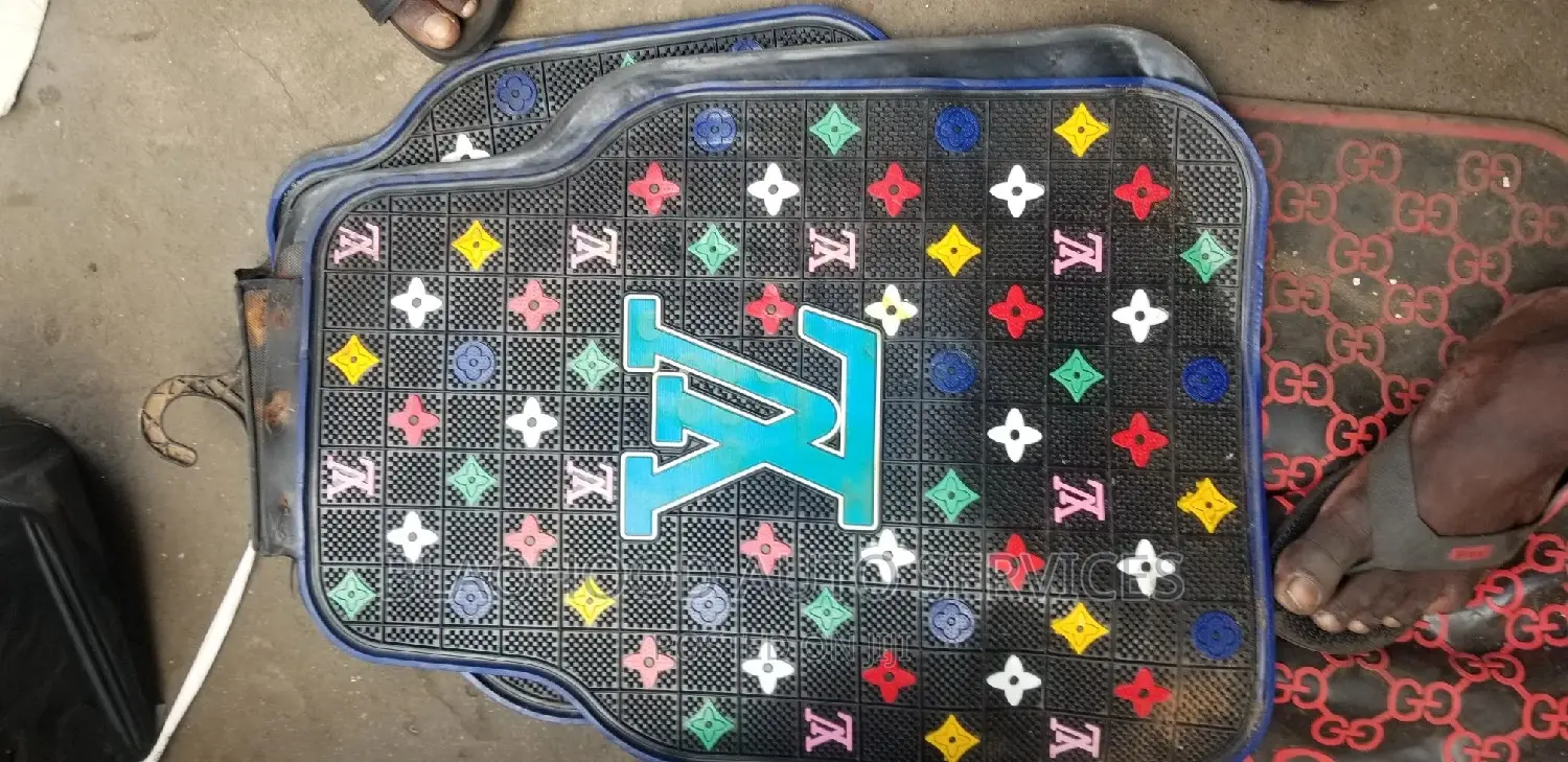 Designer Floor Mat/Carpet for All Cars Available