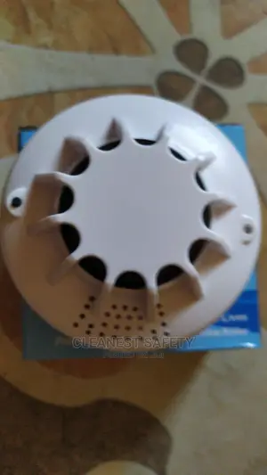 Smoke Detector With Battery