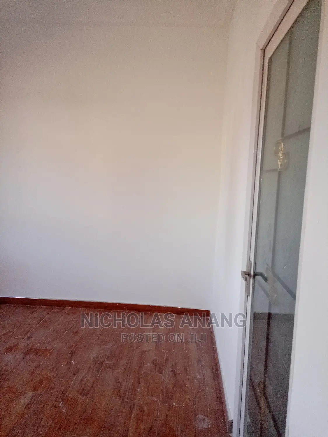 1bdrm House in New Town for rent