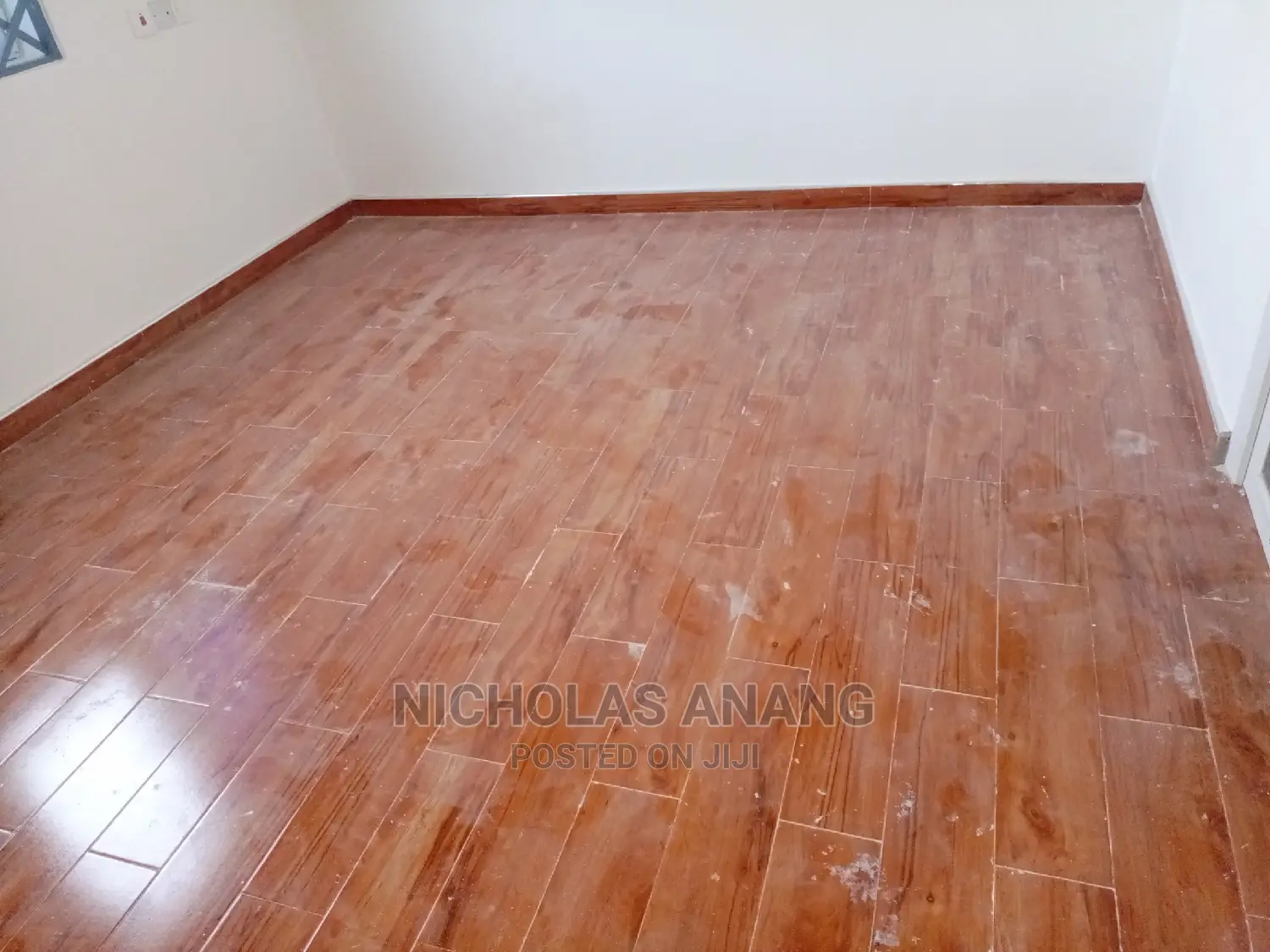 1bdrm House in New Town for rent