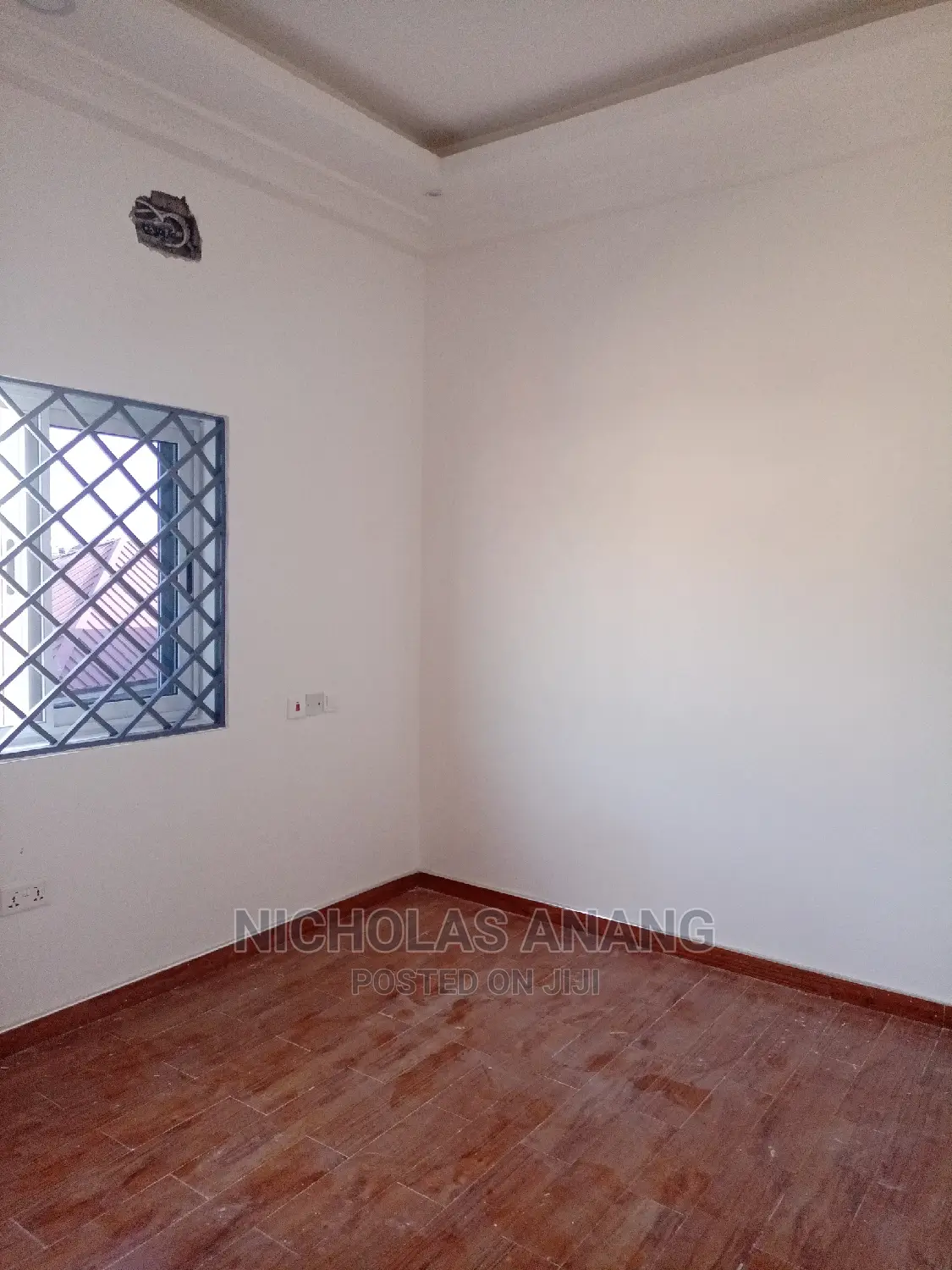 1bdrm House in New Town for rent
