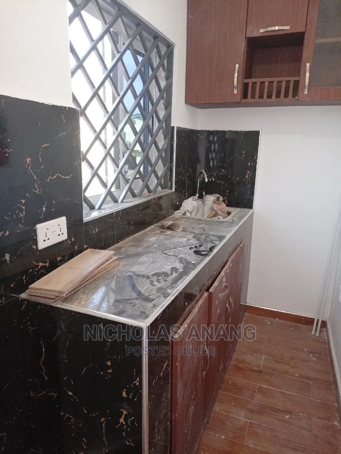 1bdrm House in New Town for rent
