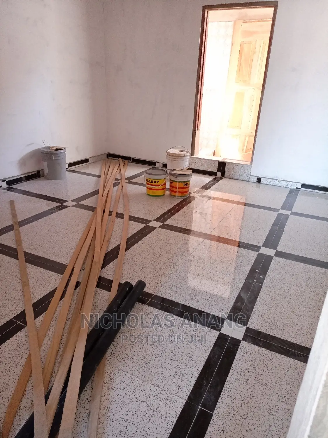 1bdrm House in New Town for rent